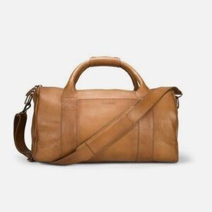 Tecovas medium weekender duffel in Desert / brown
